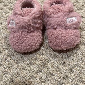UGG Pink Sherpa baby Shoes